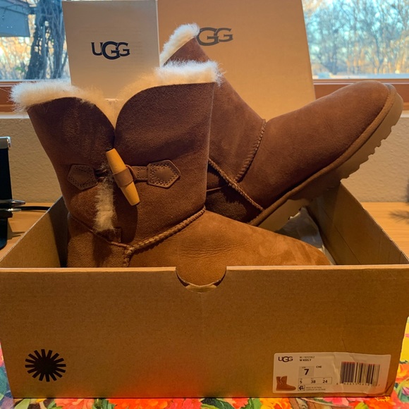 ๐๐๐ NIB - UGG Keely Boots - Size 7 - Color - Chestnut - Picture 4 of 5